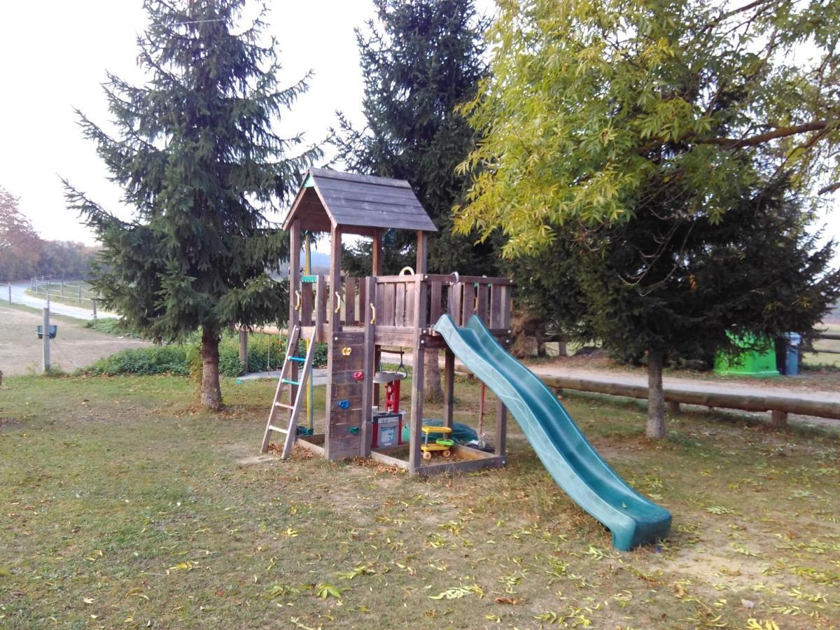 Apartmán na farmě u koní Milesov Exterior foto